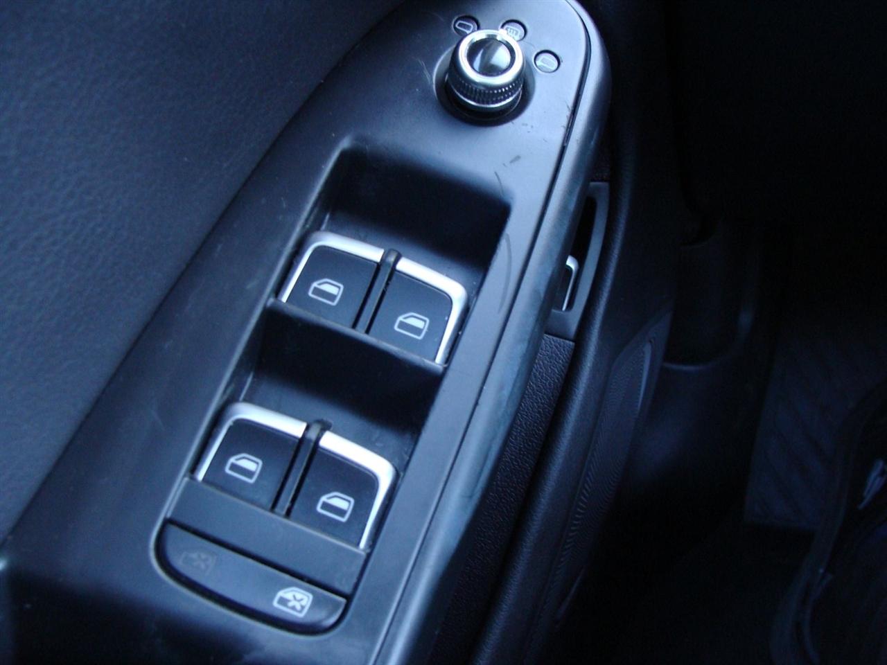 Audi A4 4dr Sdn Man quattro 2.0T Premium Plus 2013