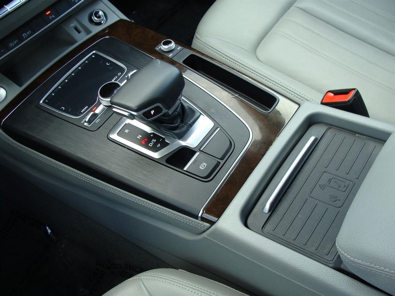 Audi Q5 Premium Plus 45 TFSI quattro 2020