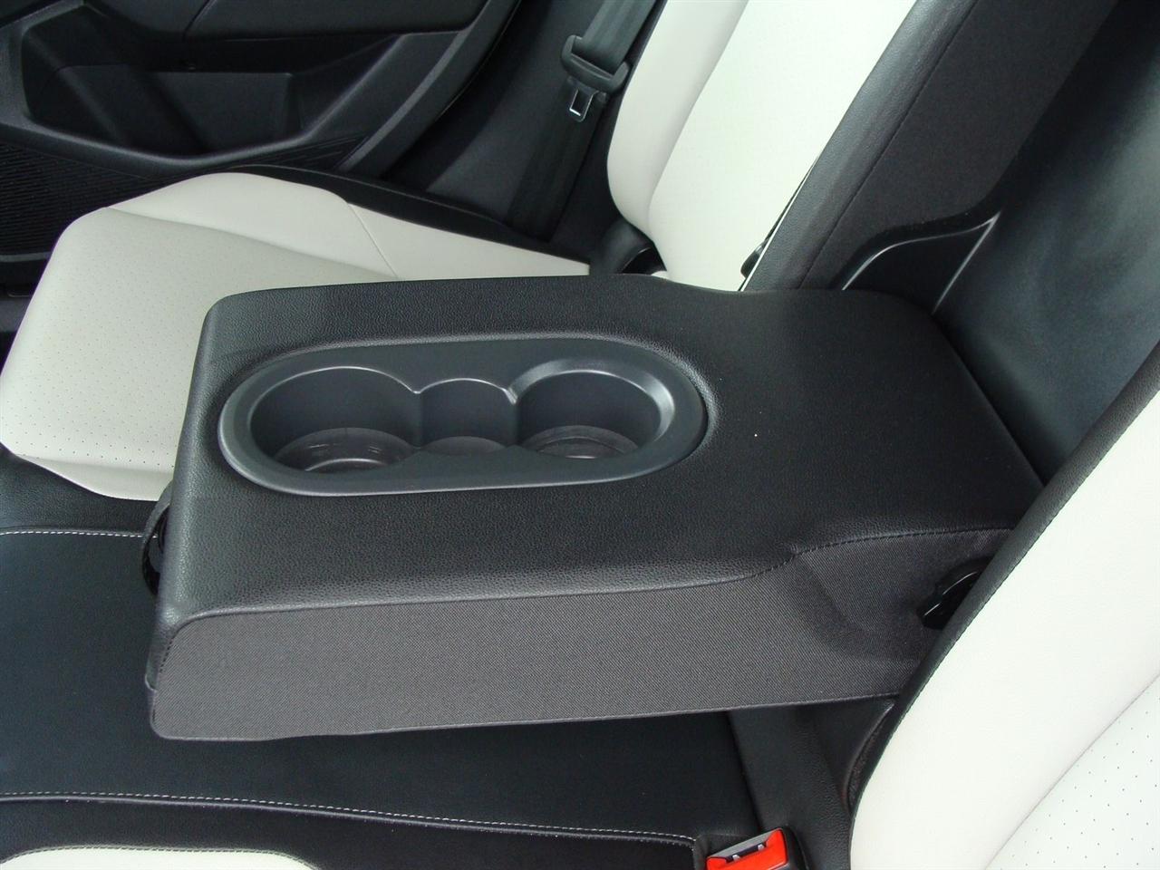 Volkswagen Jetta R-Line Auto w/SULEV 2019