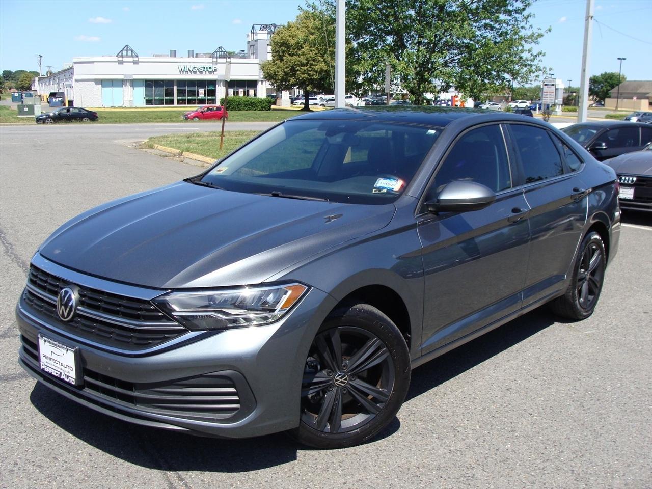 Volkswagen Jetta SE Auto 2022