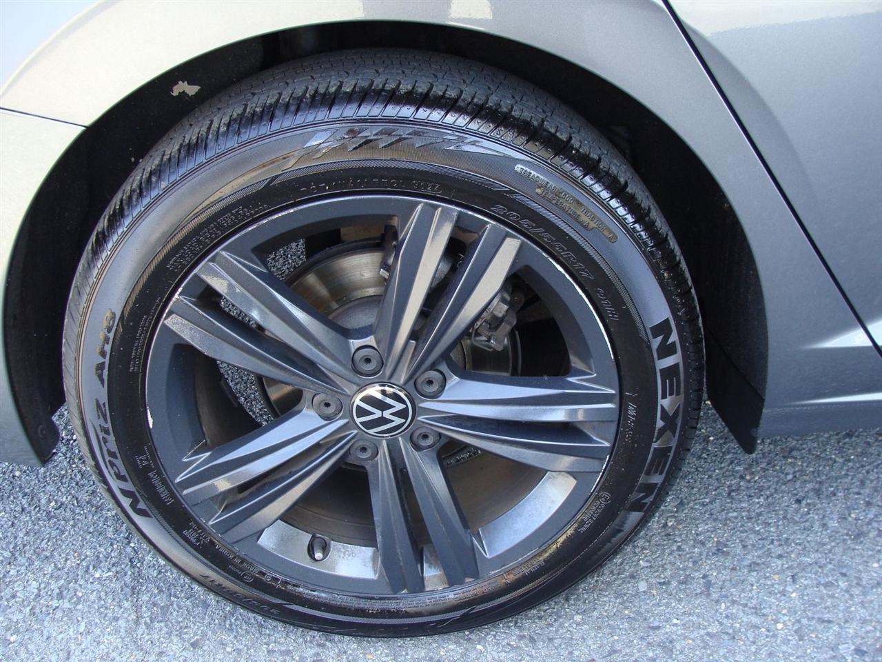 Volkswagen Jetta SE Auto 2022