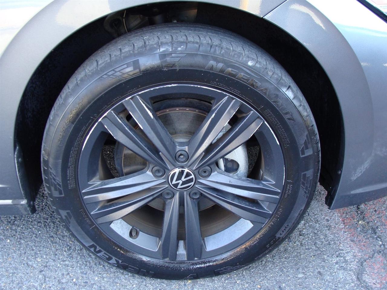 Volkswagen Jetta SE Auto 2022
