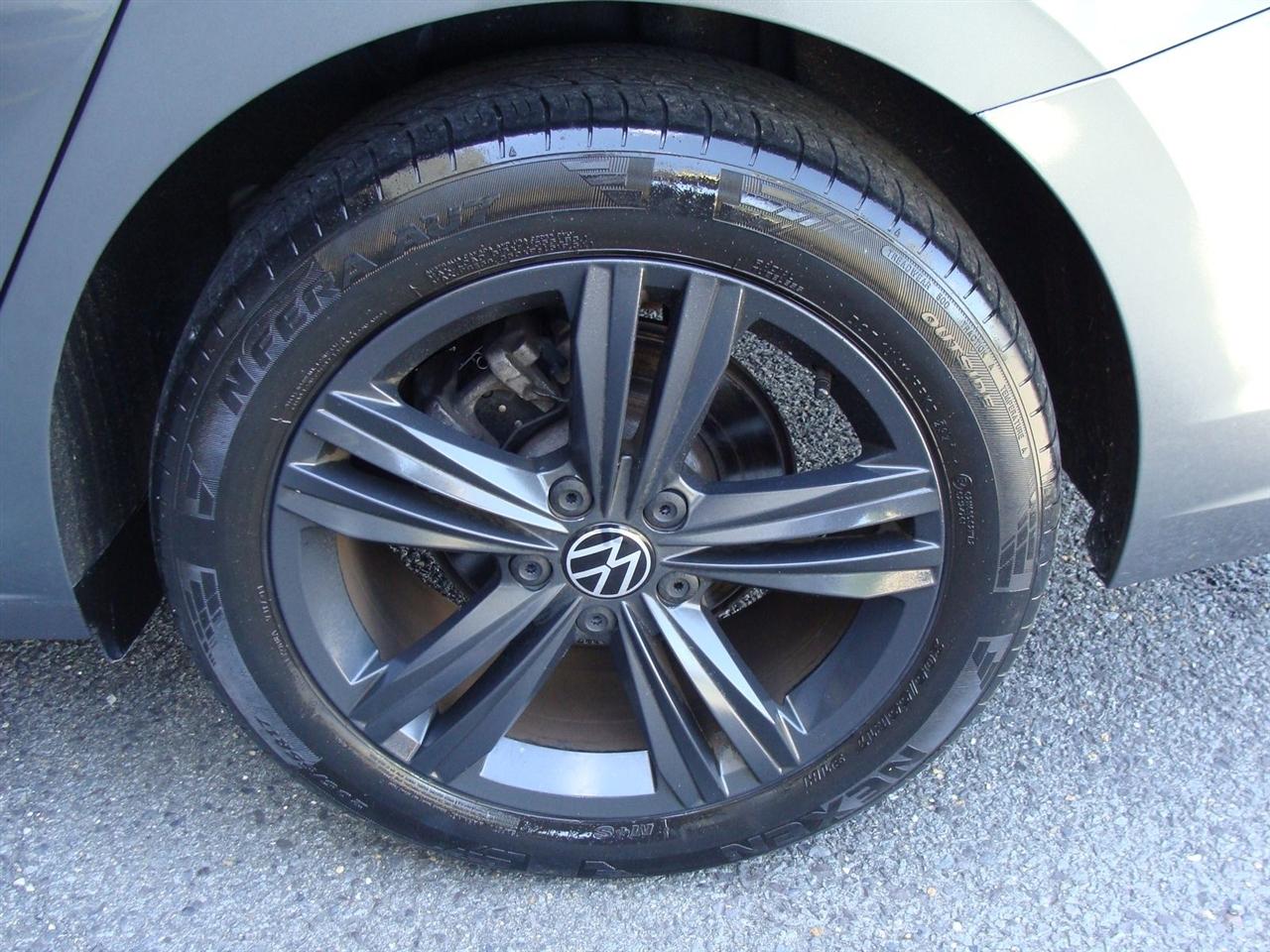 Volkswagen Jetta SE Auto 2022
