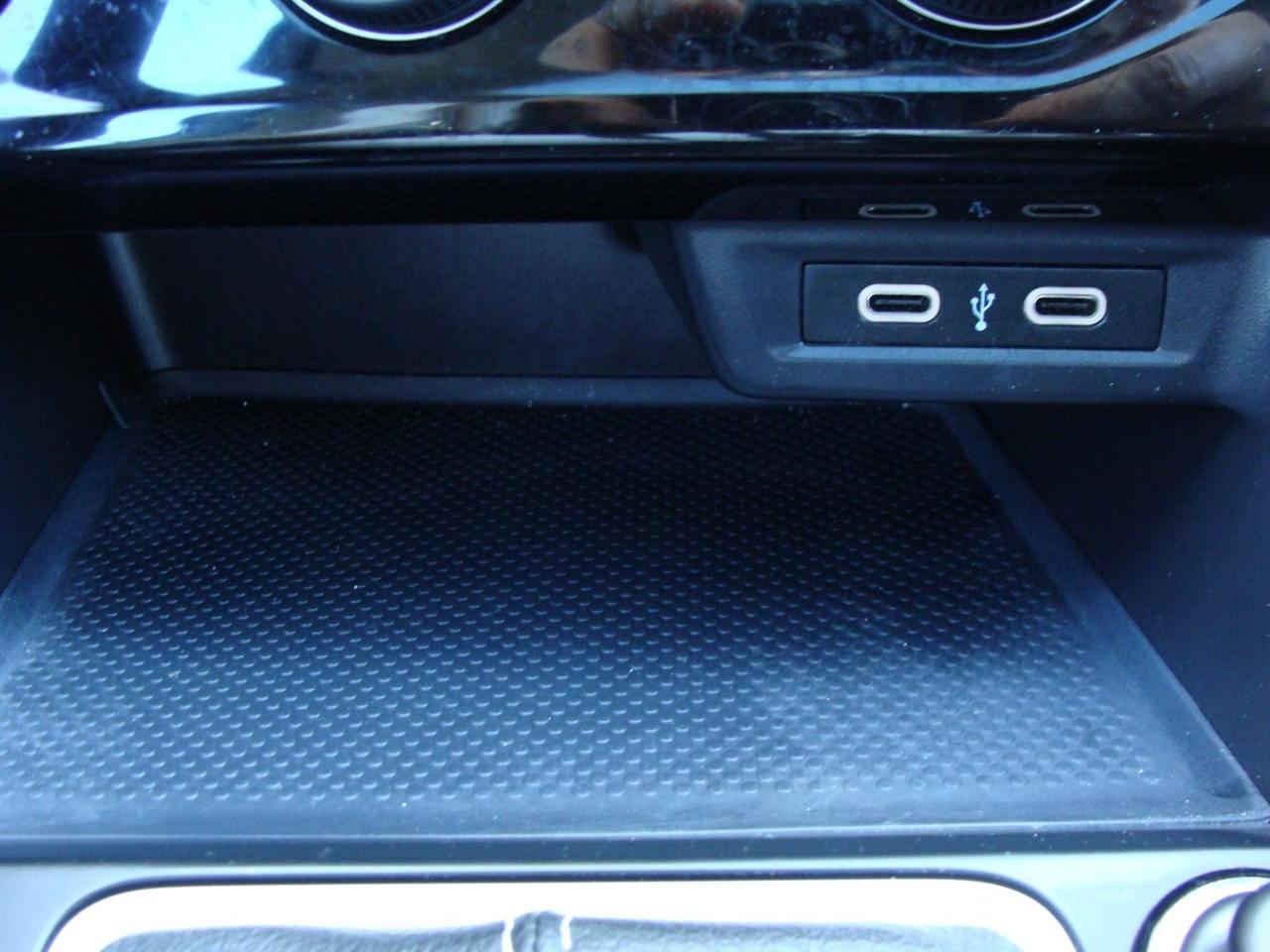 Volkswagen Jetta SE Auto 2022