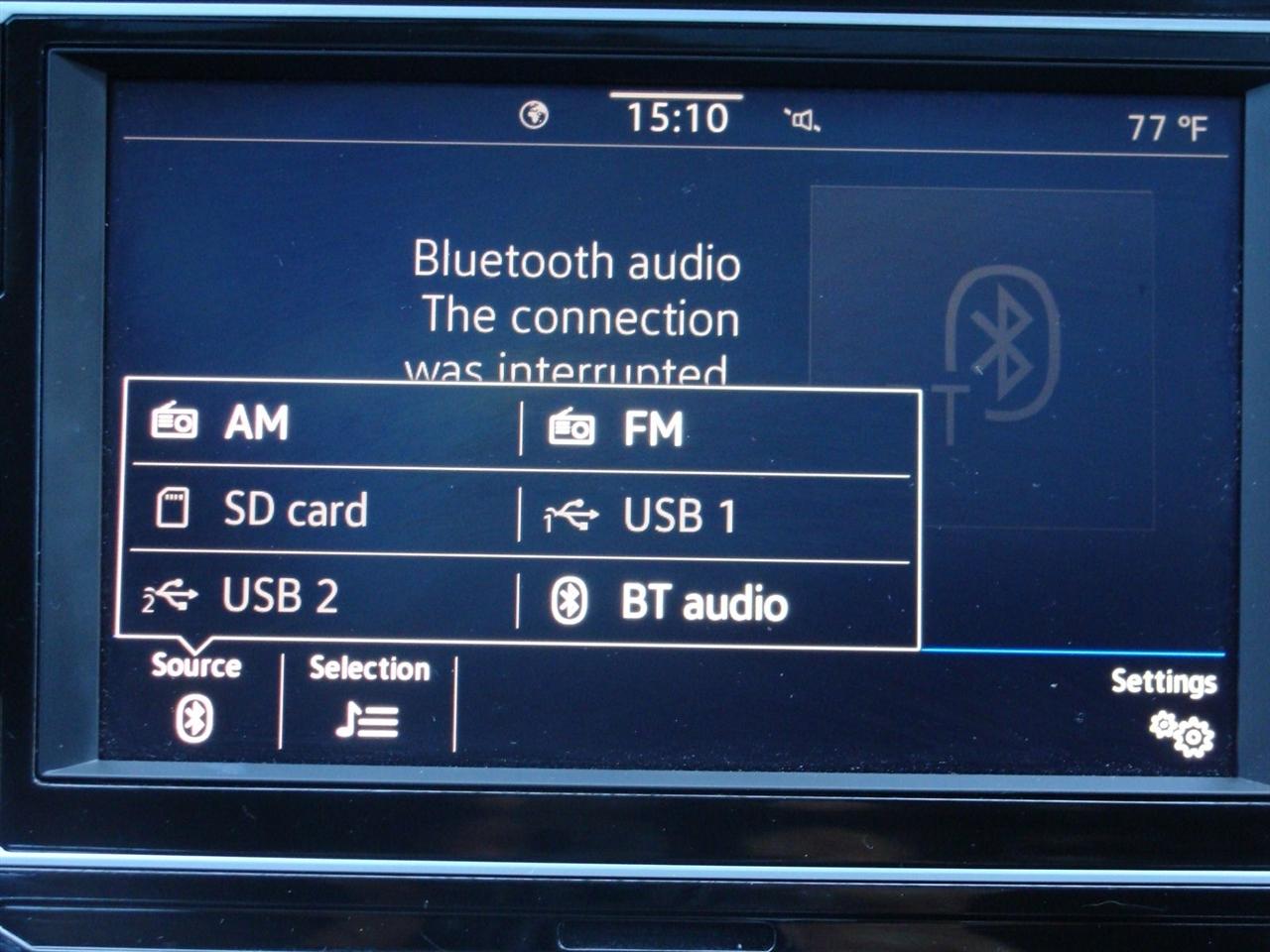 Volkswagen Jetta SE Auto 2022