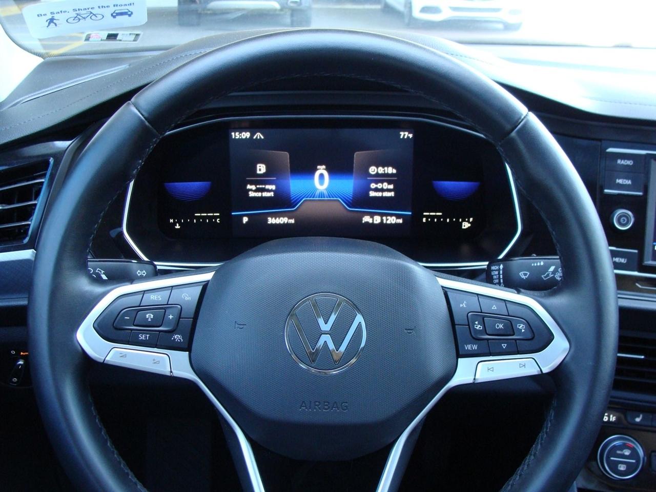 Volkswagen Jetta SE Auto 2022