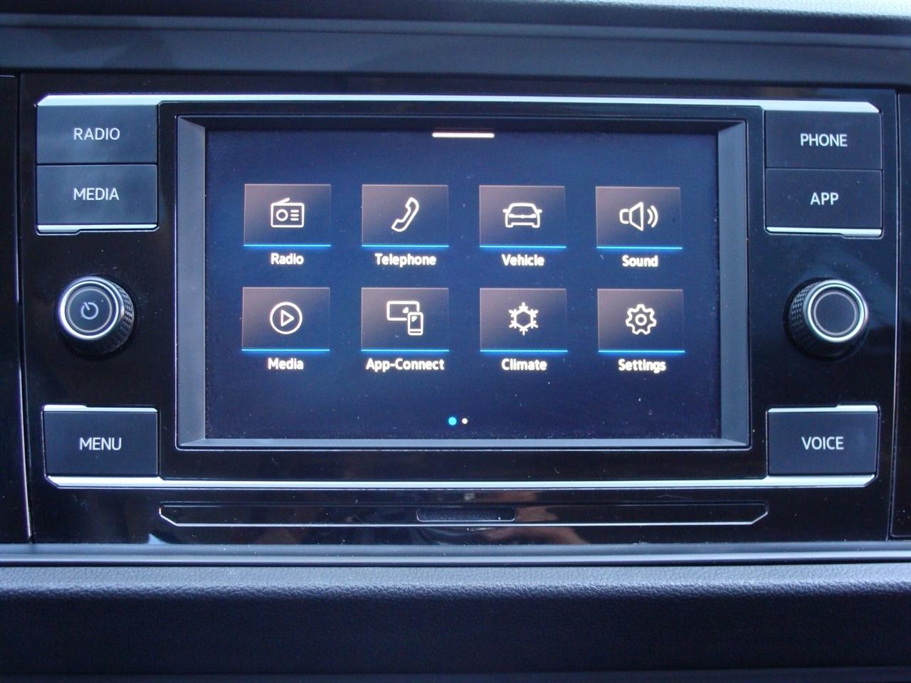 Volkswagen Jetta SE Auto 2022