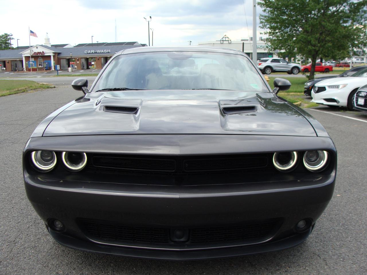 Dodge Challenger SXT RWD 2023
