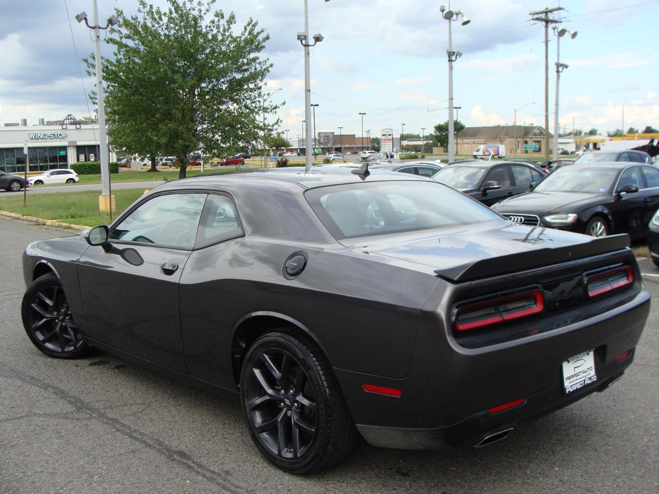 Dodge Challenger SXT RWD 2023