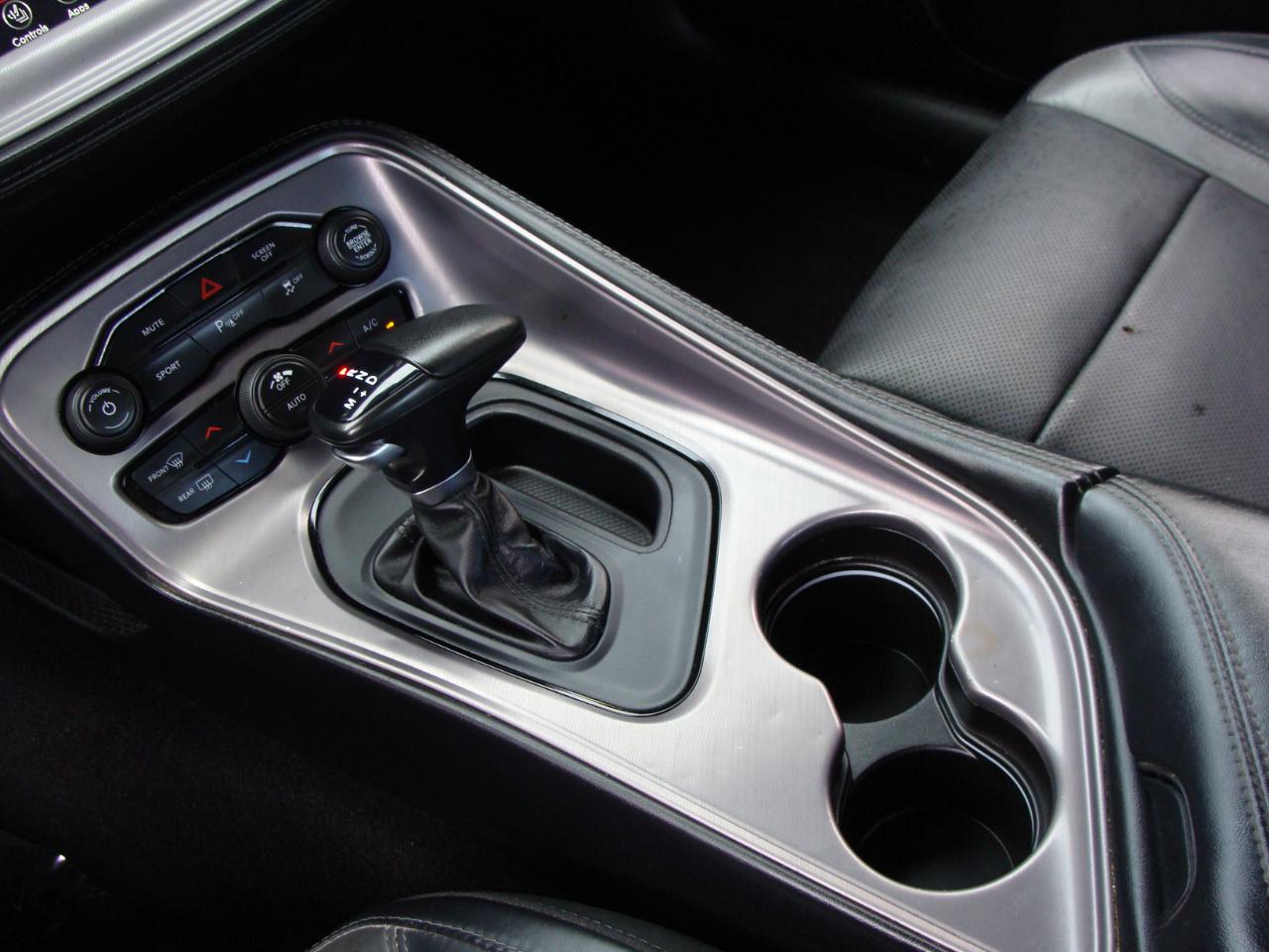Dodge Challenger SXT RWD 2023