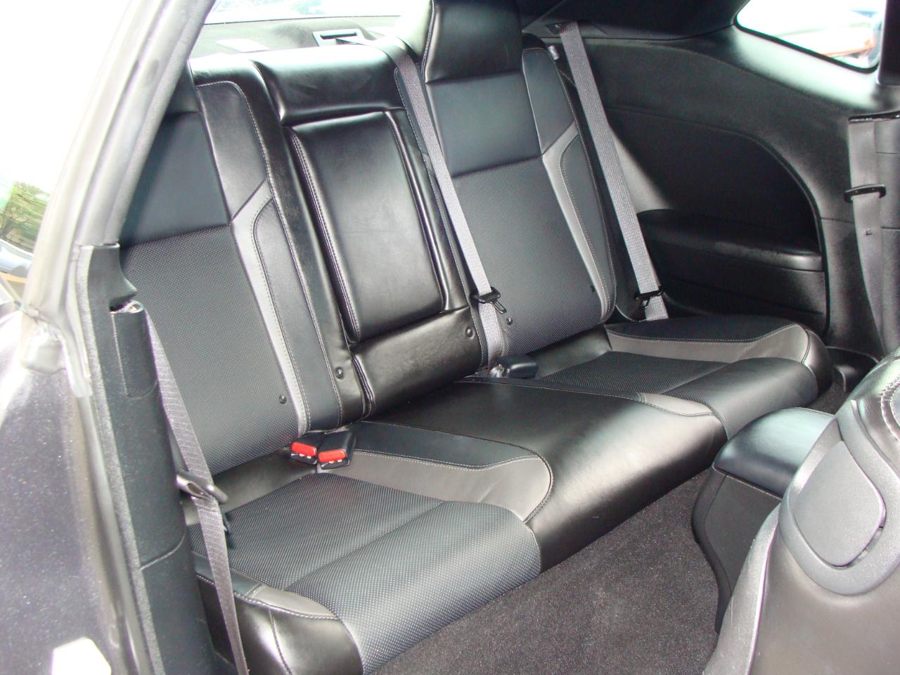 Dodge Challenger SXT RWD 2023
