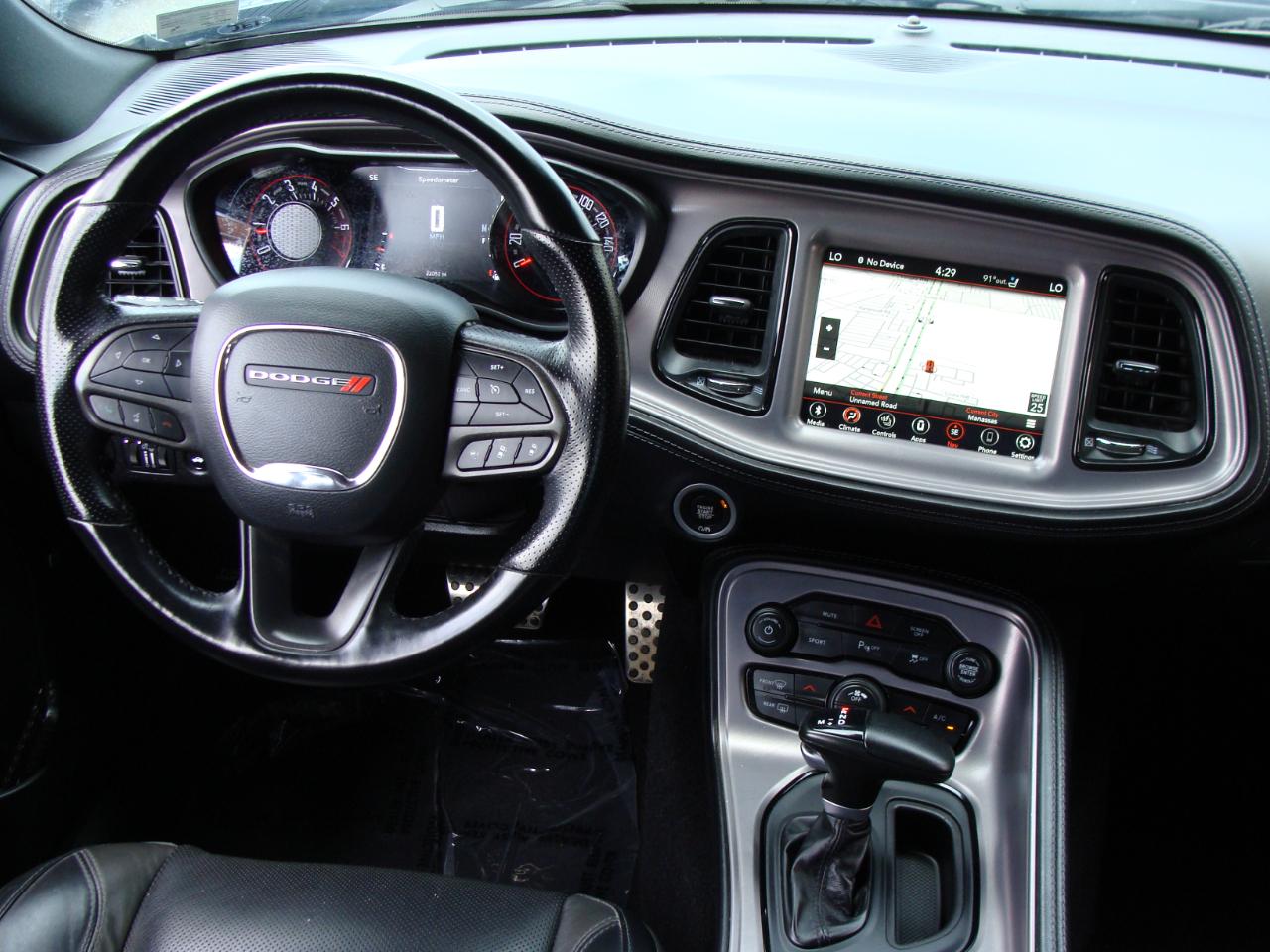 Dodge Challenger SXT RWD 2023