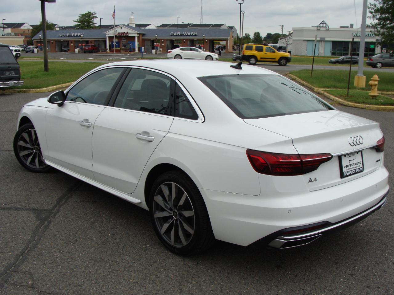 Audi A4 Sedan Premium 40 TFSI quattro 2021
