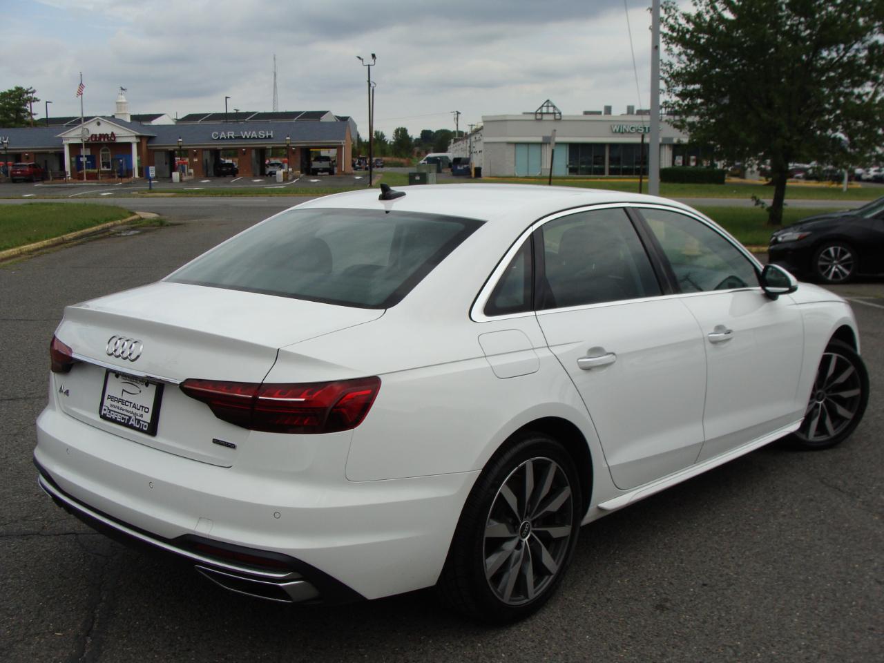 Audi A4 Sedan Premium 40 TFSI quattro 2021