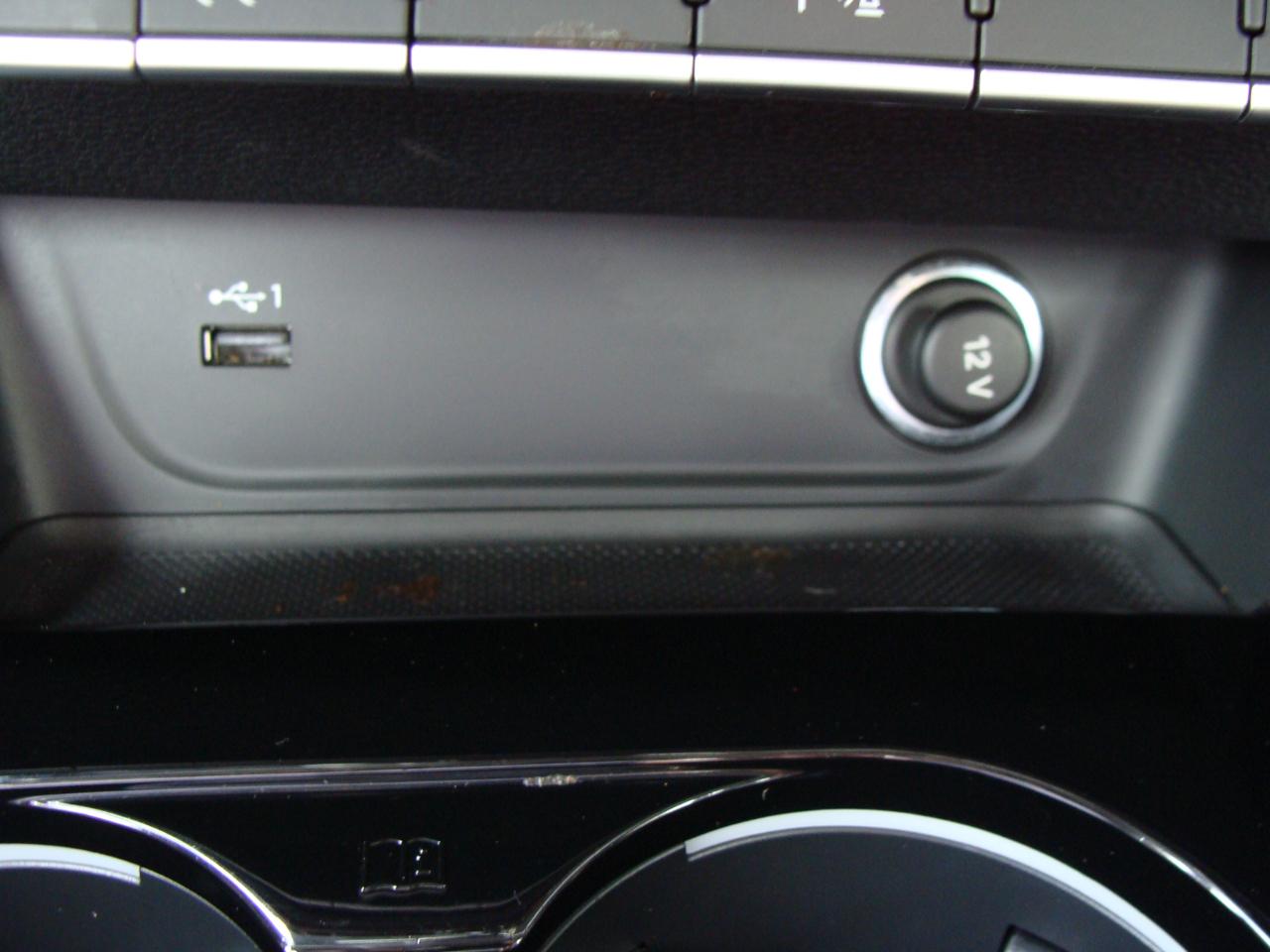 Audi A4 Sedan Premium 40 TFSI quattro 2021