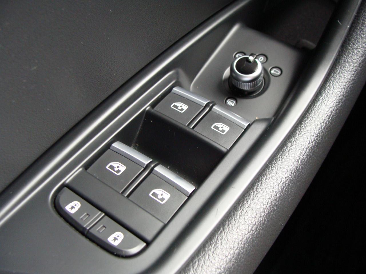Audi A4 Sedan Premium 40 TFSI quattro 2021