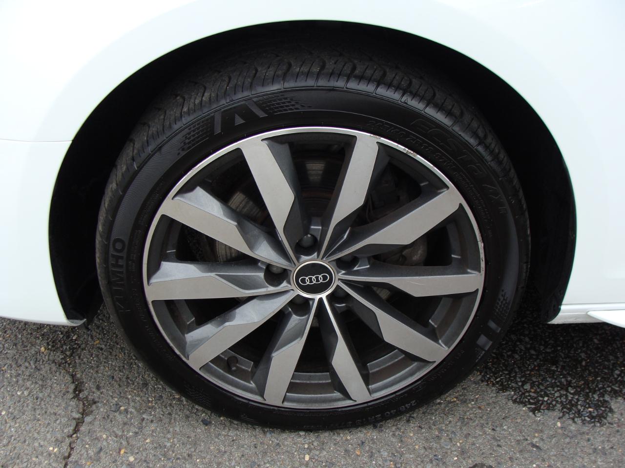 Audi A4 Sedan Premium 40 TFSI quattro 2021