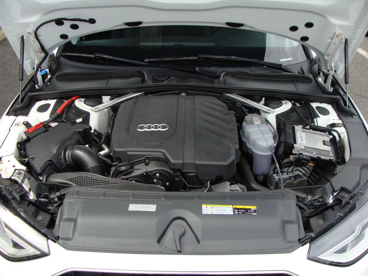Audi A4 Sedan Premium 40 TFSI quattro 2021