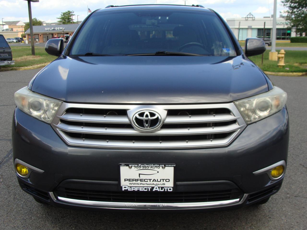 Toyota Highlander 4WD 4dr V6 (Natl) 2013