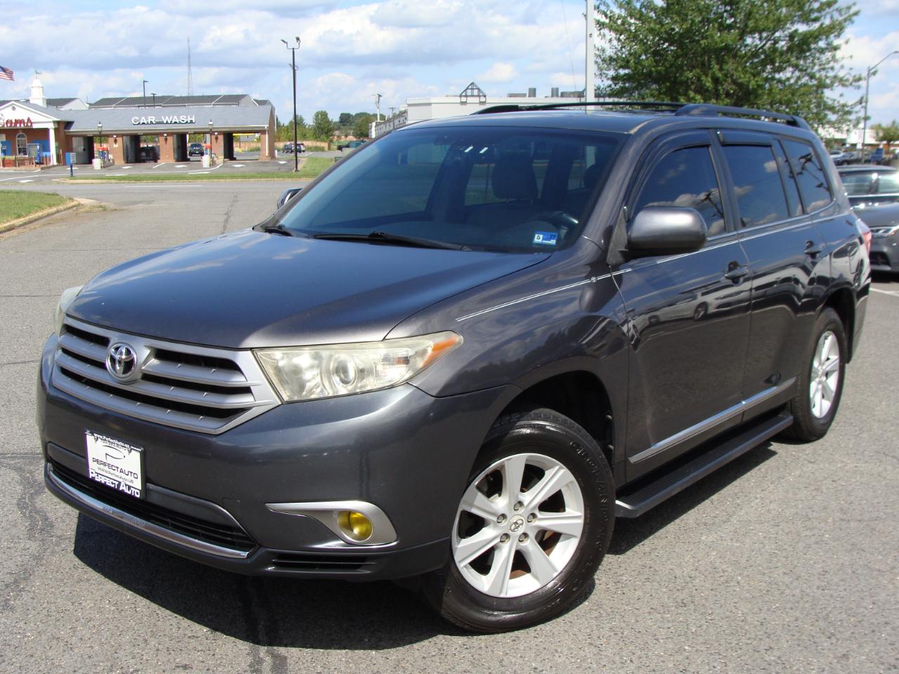 Toyota Highlander 4WD 4dr V6 (Natl) 2013