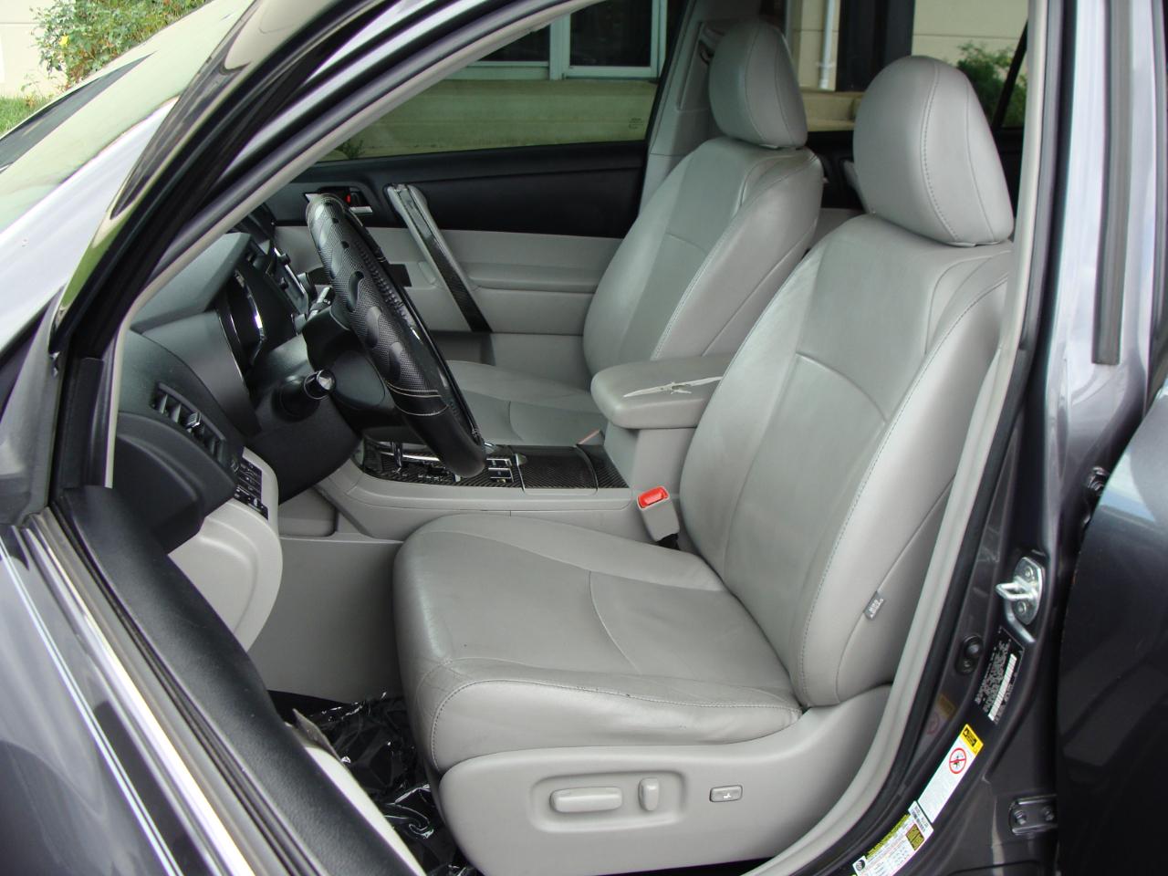 Toyota Highlander 4WD 4dr V6 (Natl) 2013
