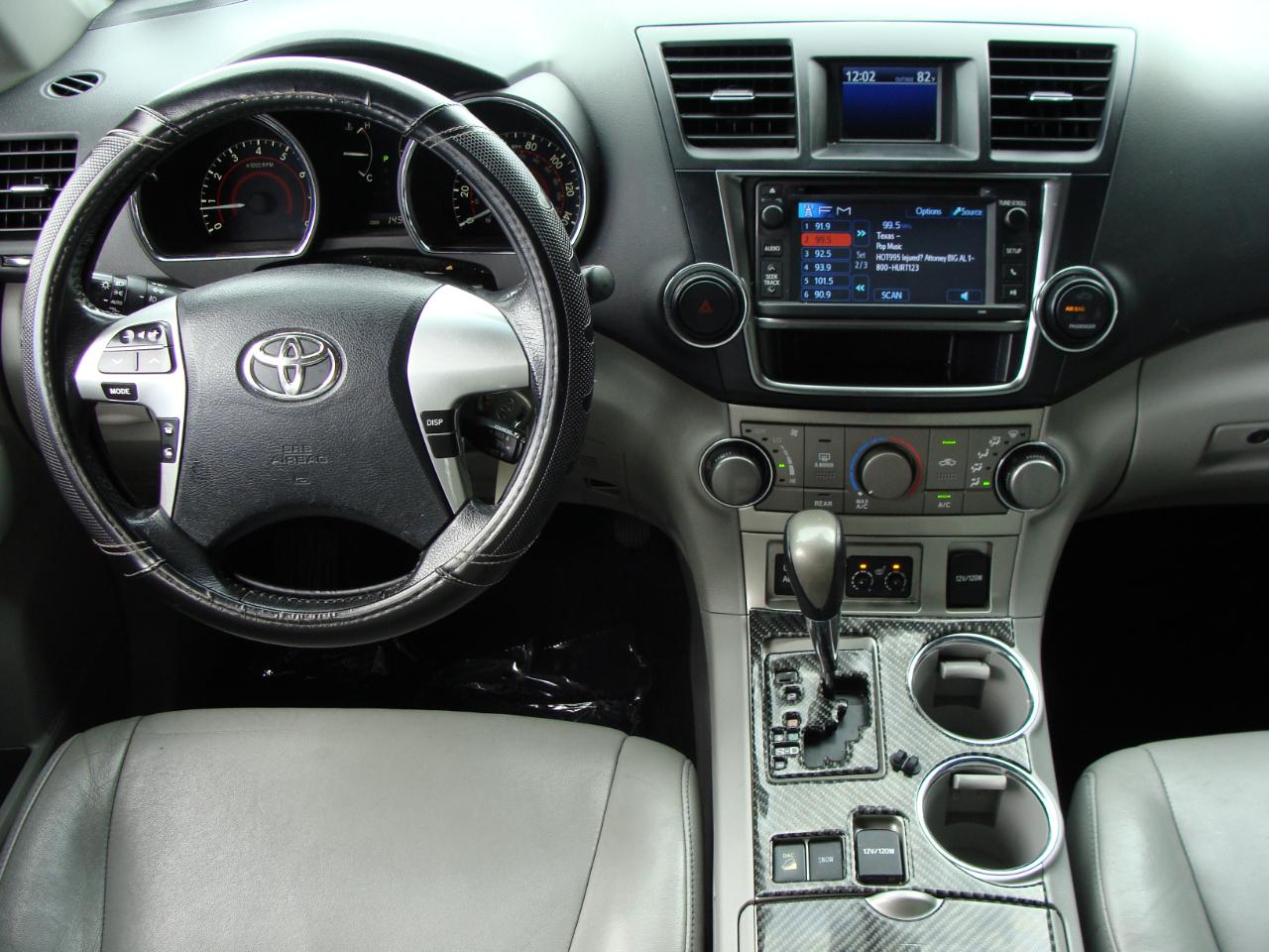 Toyota Highlander 4WD 4dr V6 (Natl) 2013