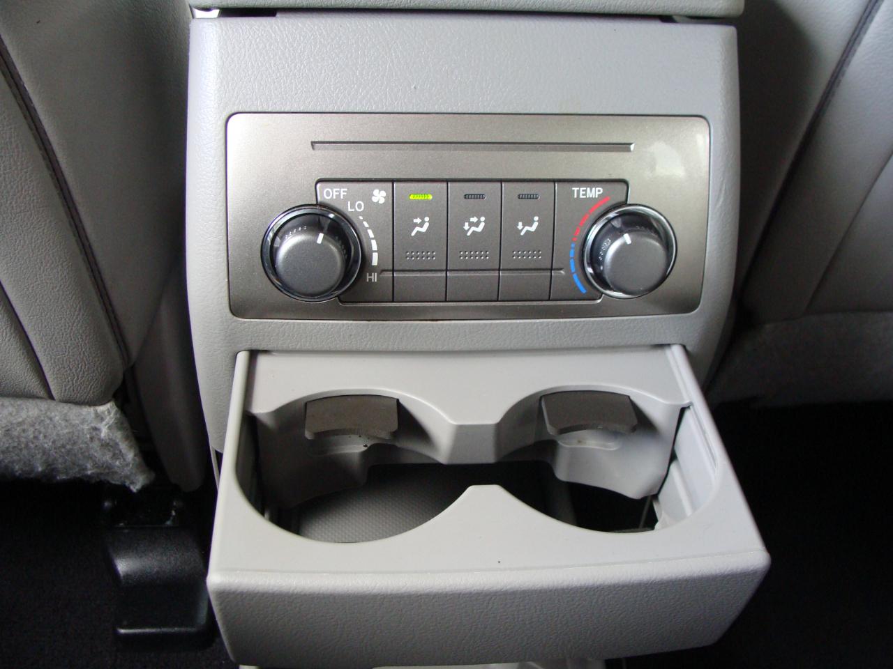Toyota Highlander 4WD 4dr V6 (Natl) 2013