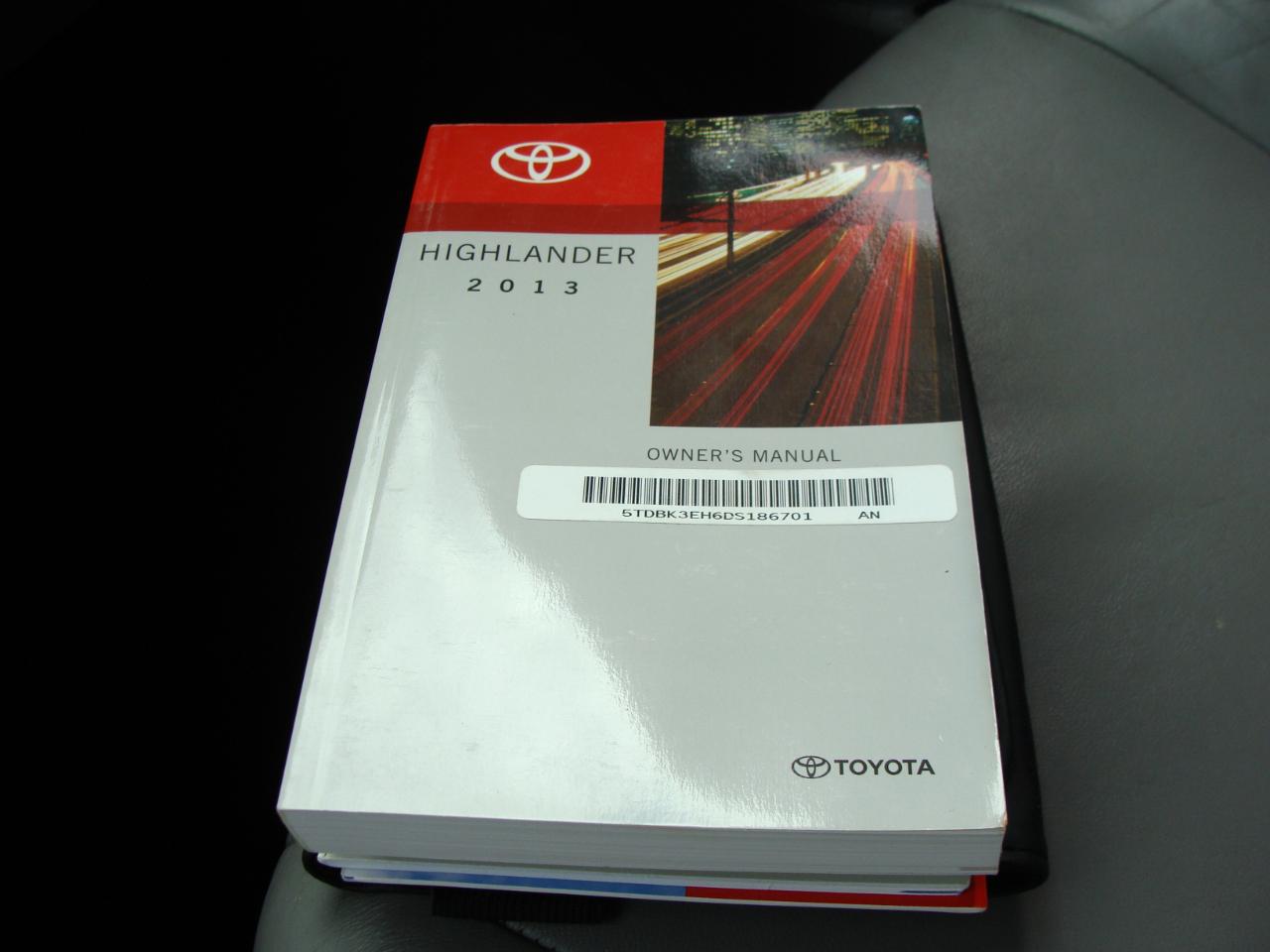 Toyota Highlander 4WD 4dr V6 (Natl) 2013