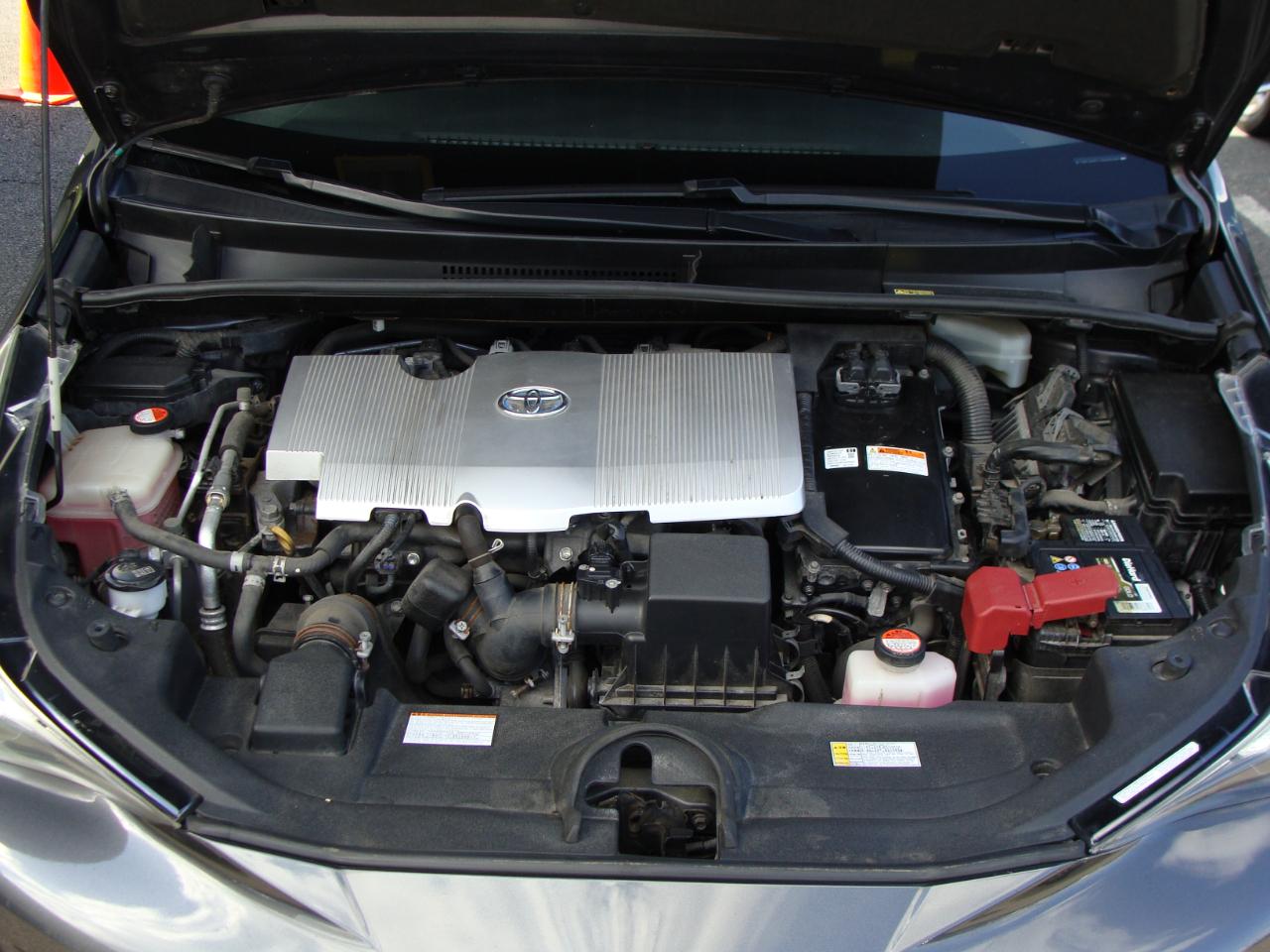 Toyota Prius 5dr HB Two (Natl) 2016