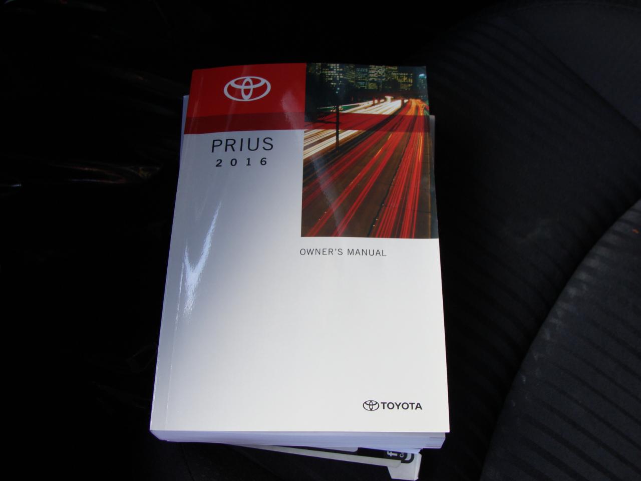 Toyota Prius 5dr HB Two (Natl) 2016