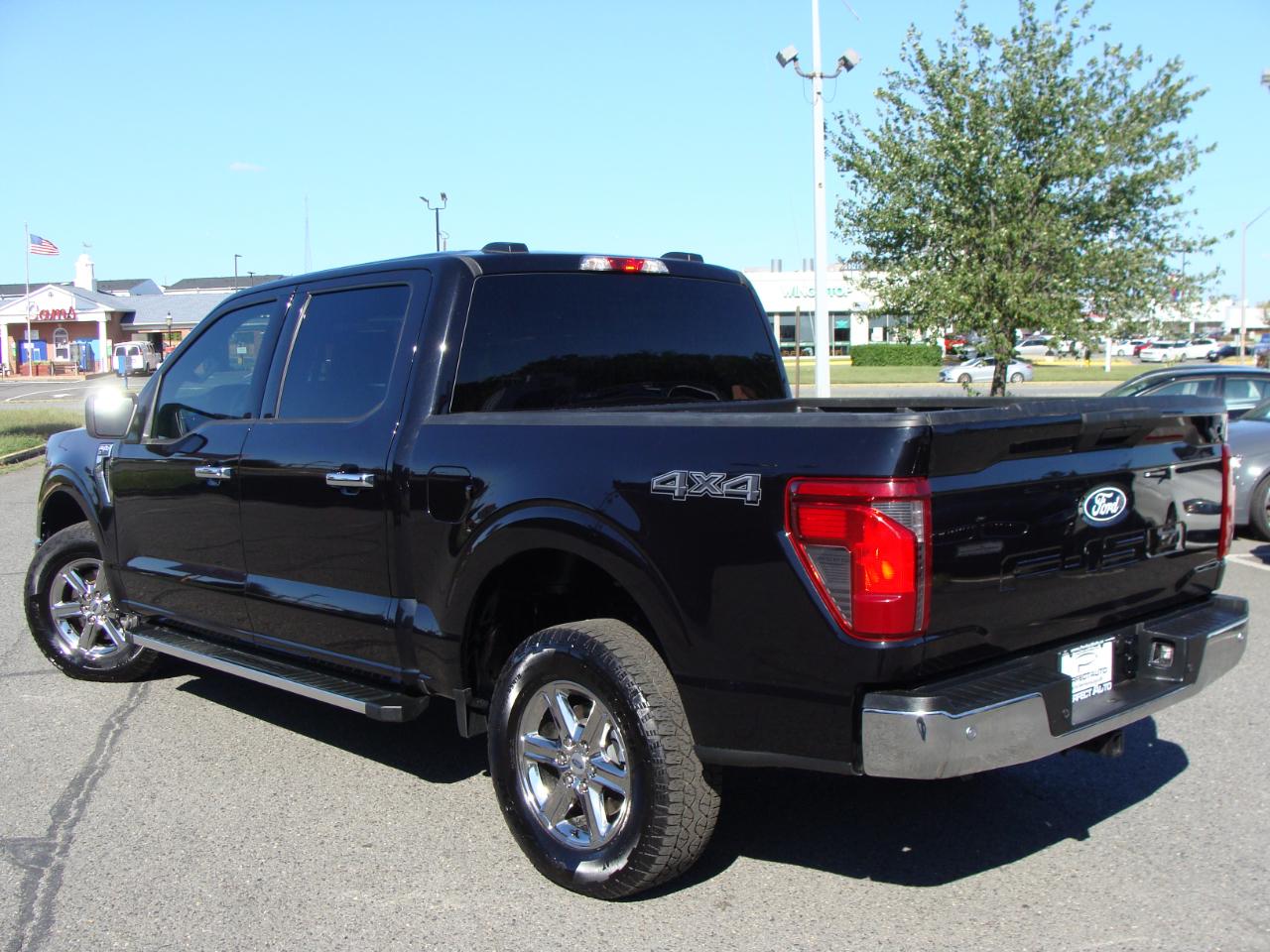 Ford F-150 XLT 4WD SuperCrew 5.5' Box 2025