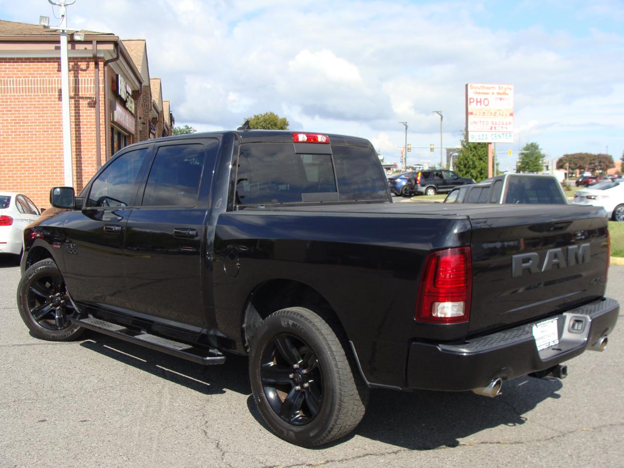 RAM 1500 Night 4x4 Crew Cab 5'7" Box *Ltd Avail* 2018