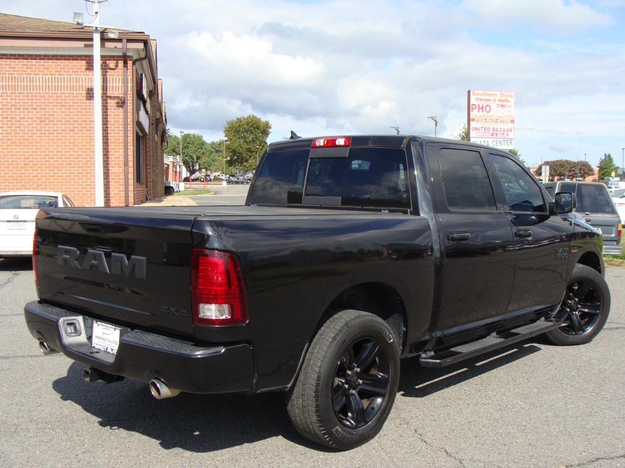 RAM 1500 Night 4x4 Crew Cab 5'7" Box *Ltd Avail* 2018