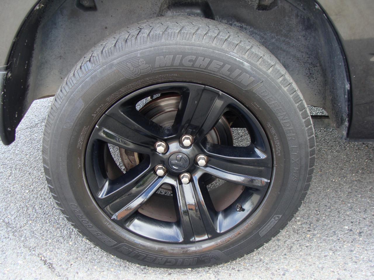 RAM 1500 Night 4x4 Crew Cab 5'7" Box *Ltd Avail* 2018
