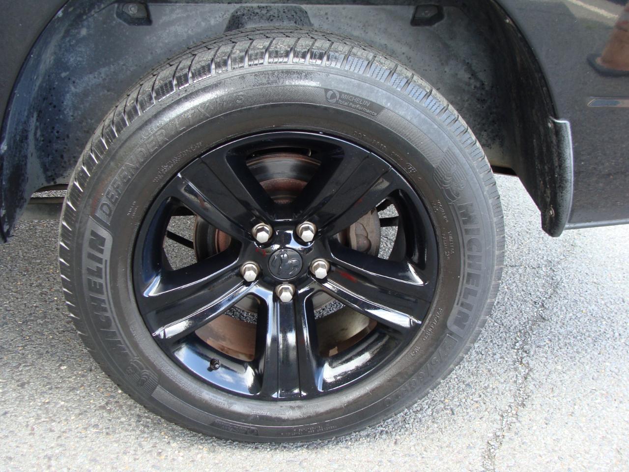 RAM 1500 Night 4x4 Crew Cab 5'7" Box *Ltd Avail* 2018