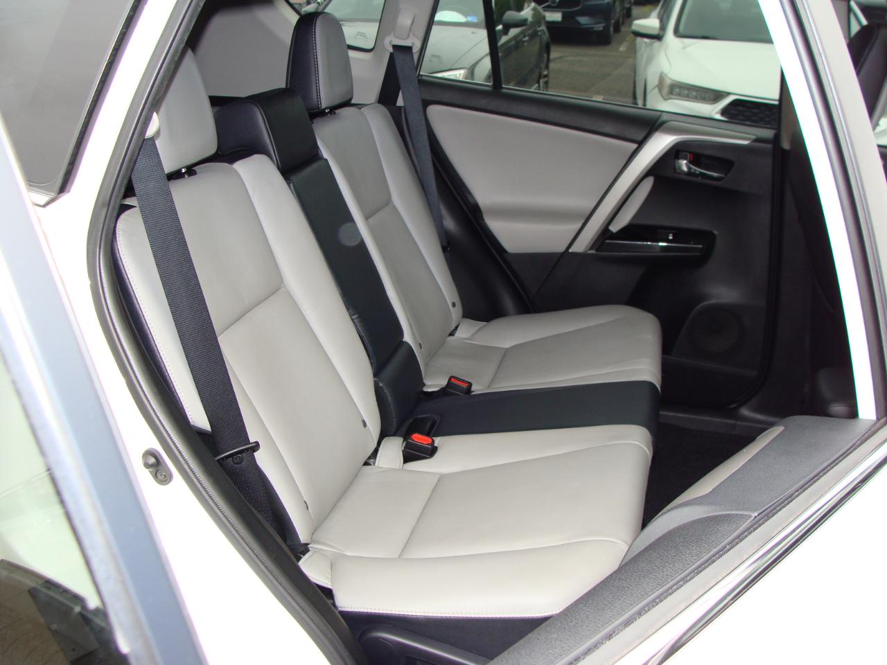 Toyota RAV4 AWD 4dr Limited (Natl) 2016