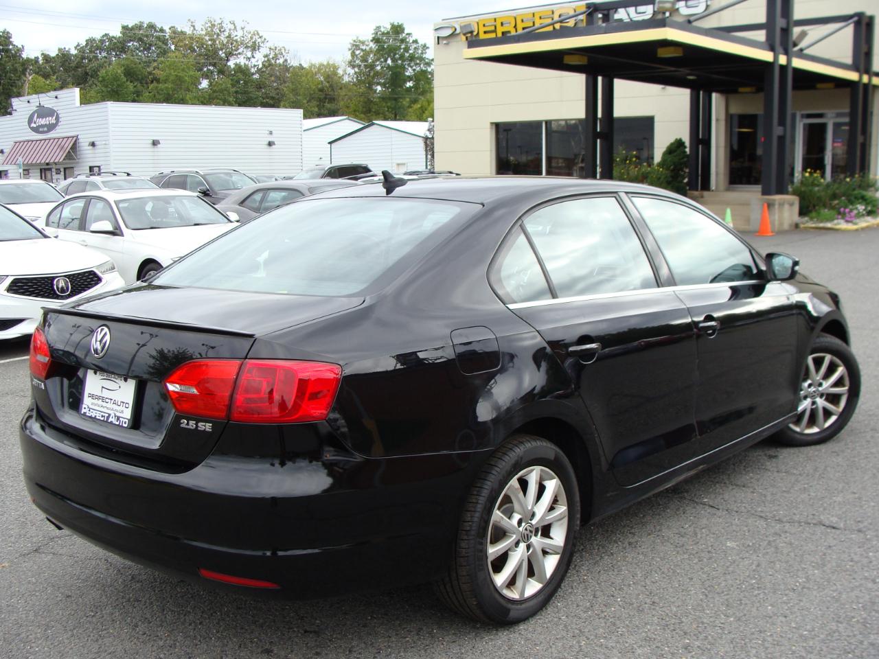 Volkswagen Jetta Sedan 4dr Auto SE PZEV 2013