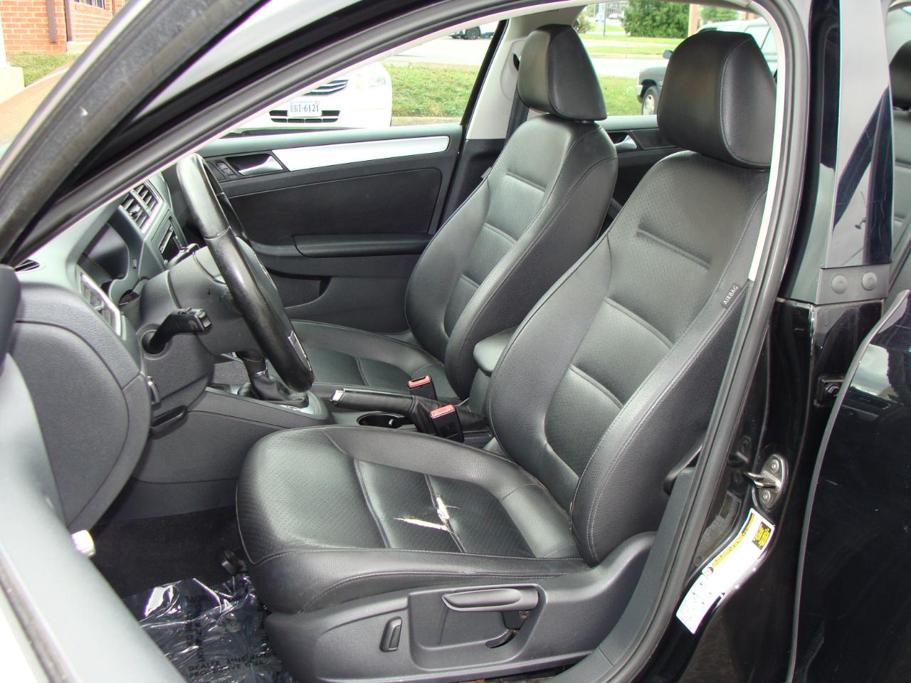 Volkswagen Jetta Sedan 4dr Auto SE PZEV 2013