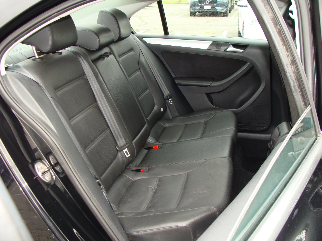 Volkswagen Jetta Sedan 4dr Auto SE PZEV 2013