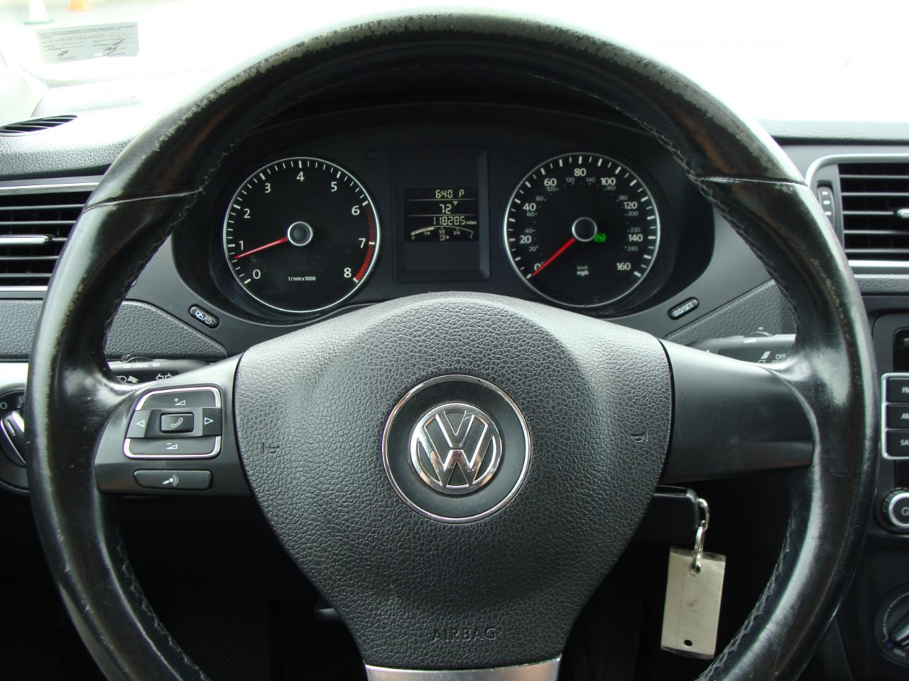 Volkswagen Jetta Sedan 4dr Auto SE PZEV 2013