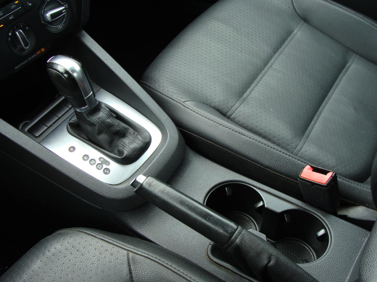 Volkswagen Jetta Sedan 4dr Auto SE PZEV 2013