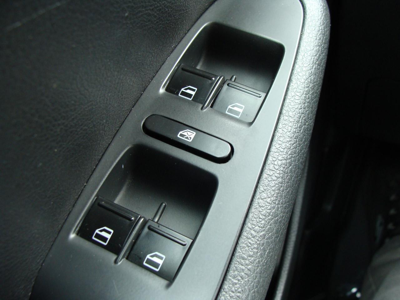 Volkswagen Jetta Sedan 4dr Auto SE PZEV 2013