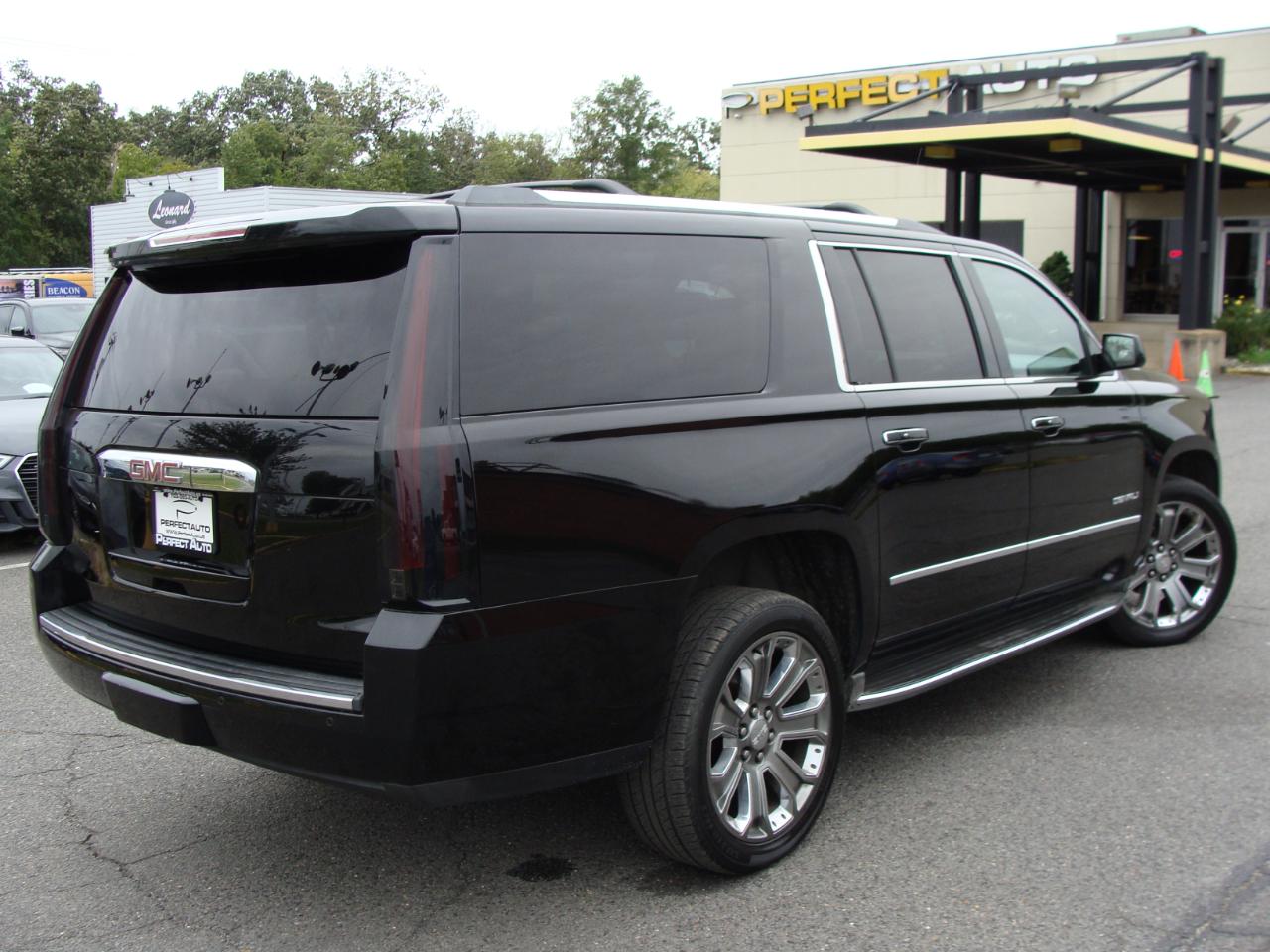GMC Yukon XL 4WD 4dr Denali 2015