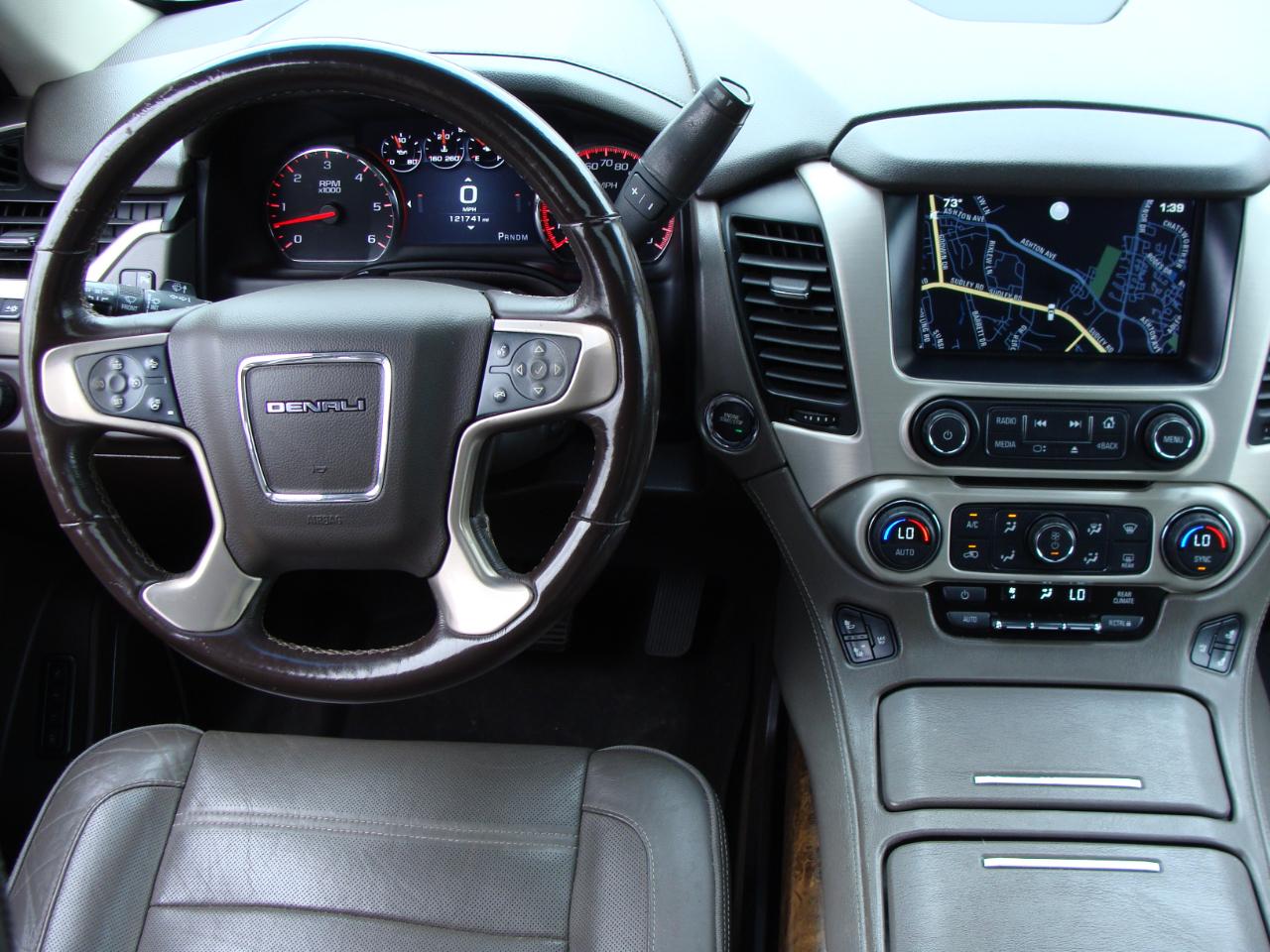 GMC Yukon XL 4WD 4dr Denali 2015