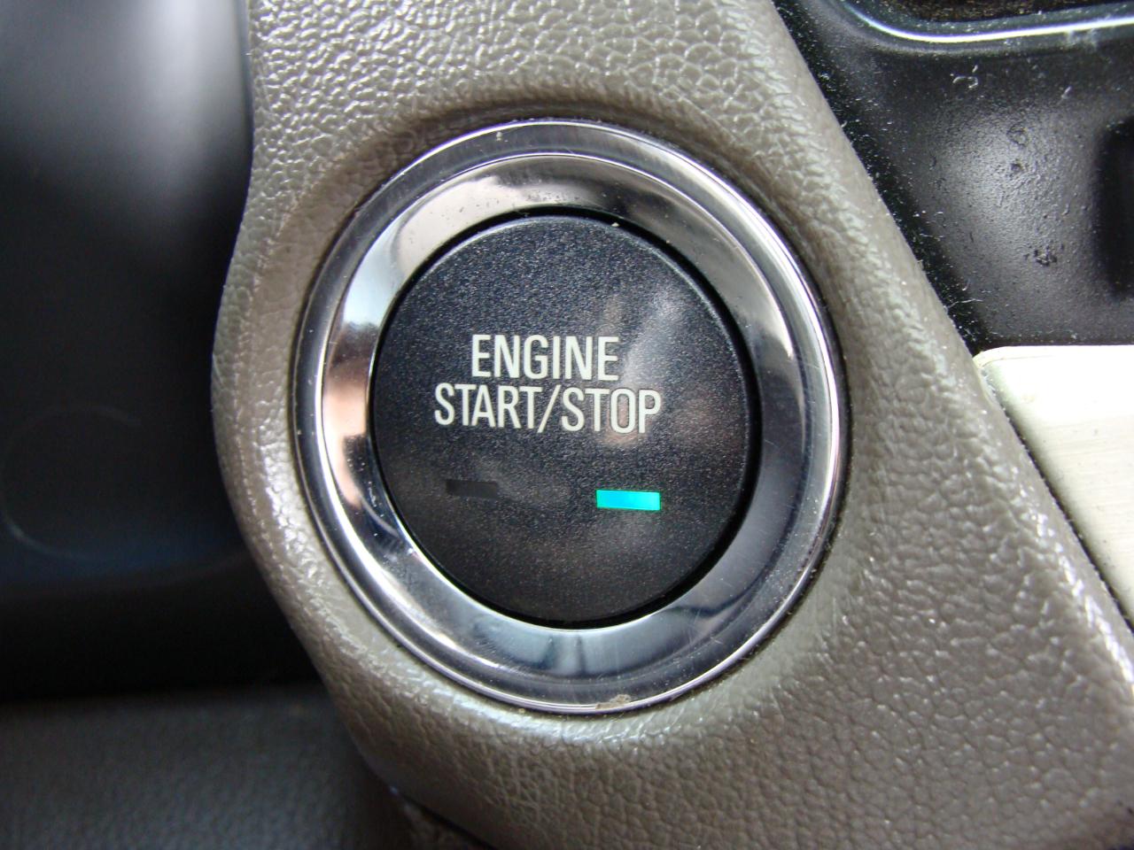 GMC Yukon XL 4WD 4dr Denali 2015