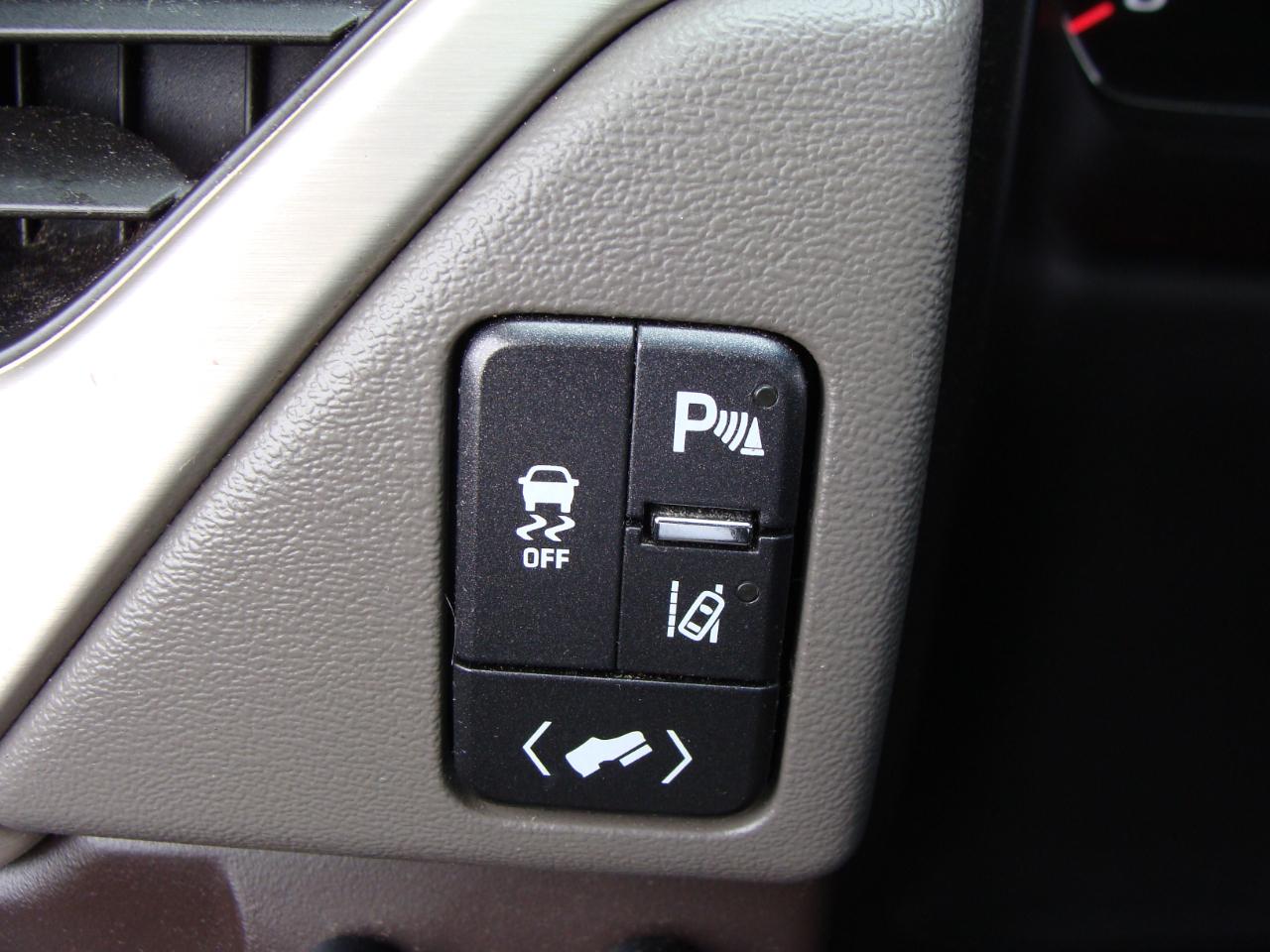 GMC Yukon XL 4WD 4dr Denali 2015