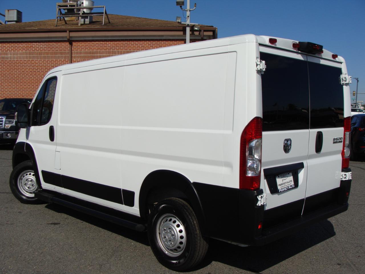 RAM ProMaster Cargo Van Tradesman 2500 Low Roof 136" WB w/Pass Seat 2025