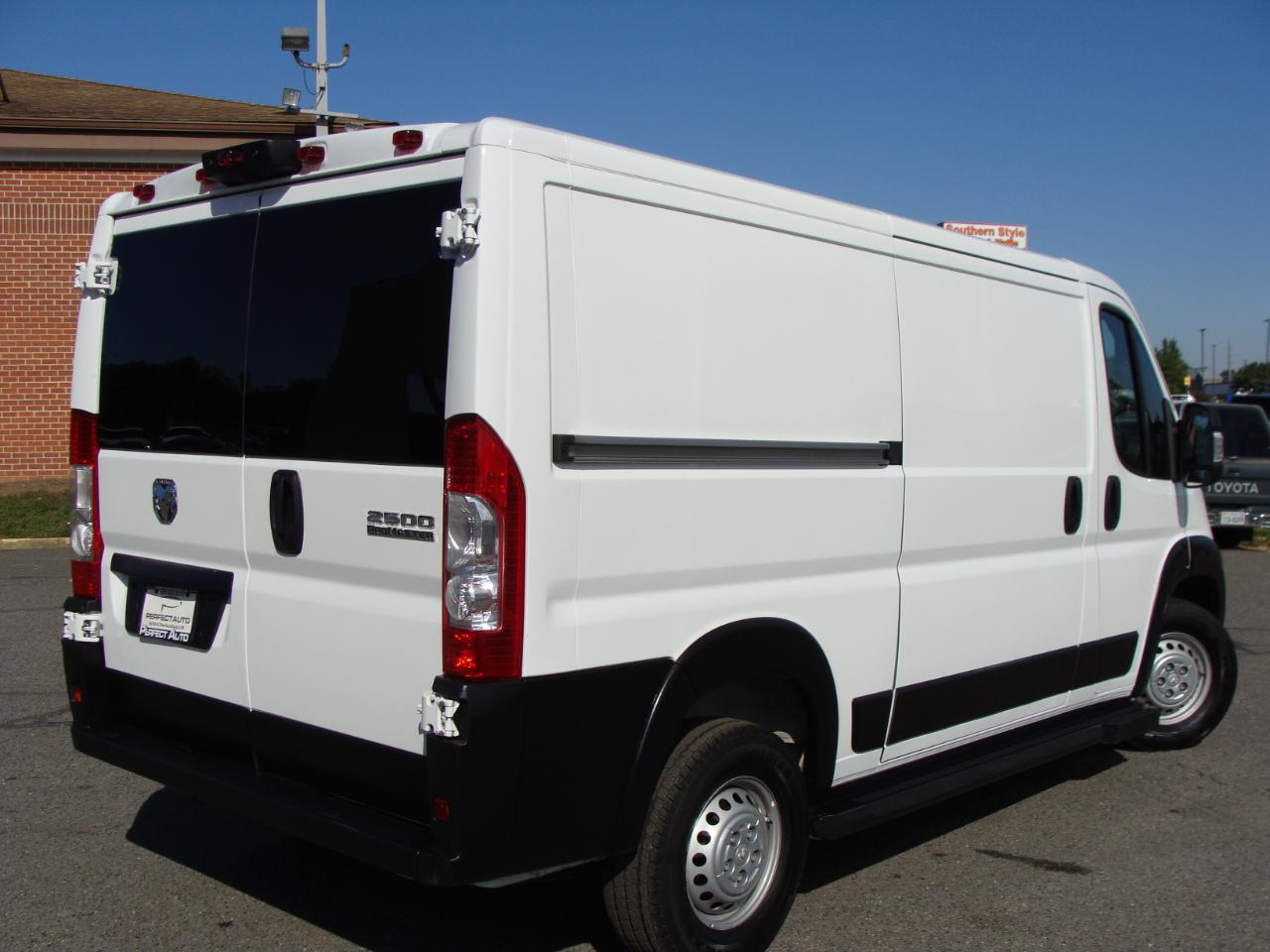RAM ProMaster Cargo Van Tradesman 2500 Low Roof 136" WB w/Pass Seat 2025