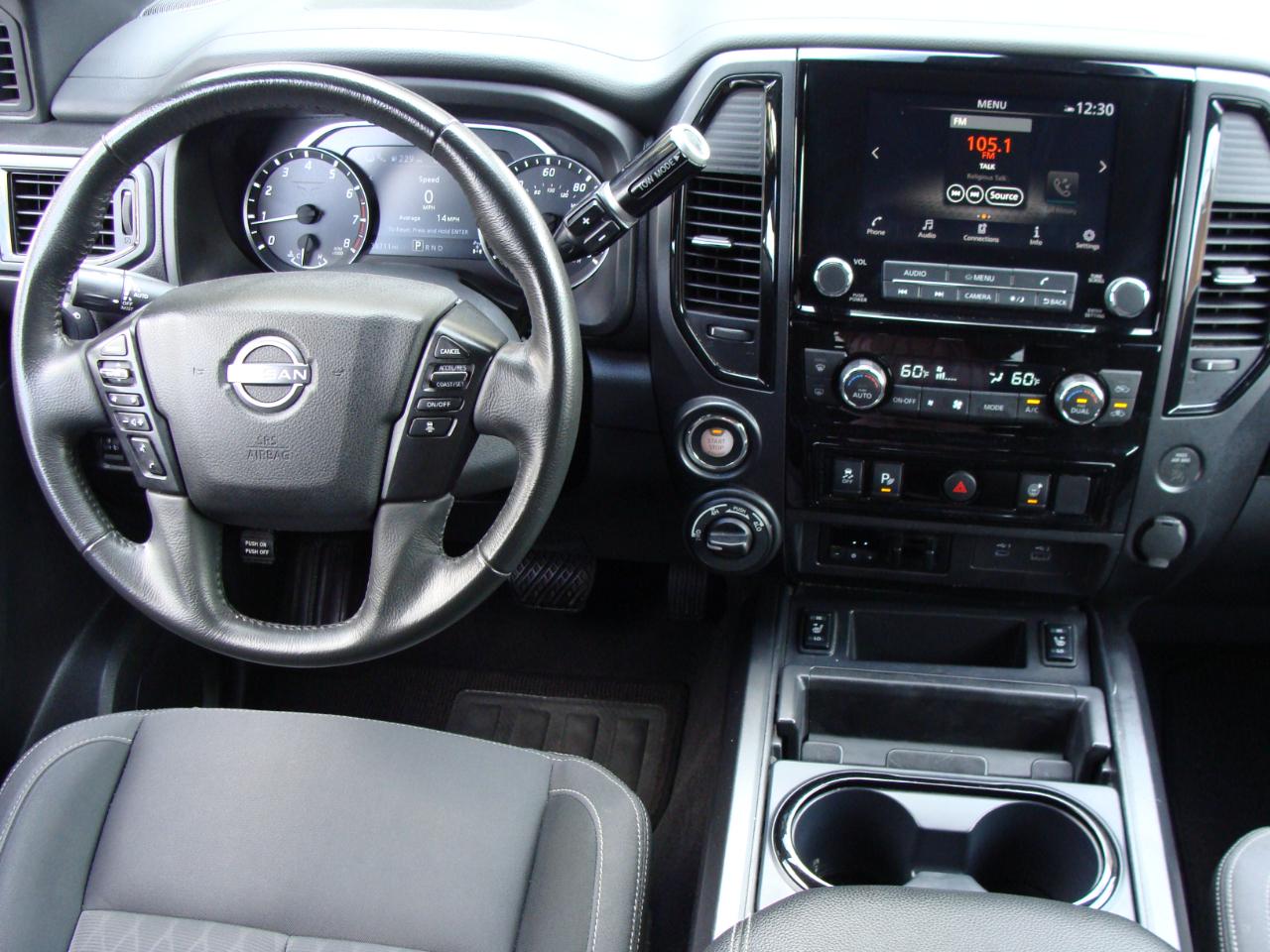 Nissan Titan 4x4 Crew Cab SV 2024