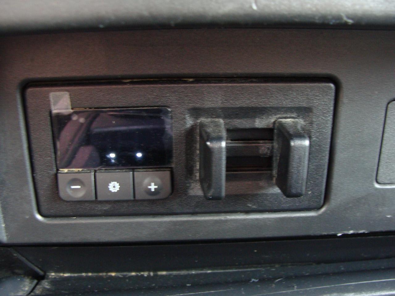 Nissan Titan 4x4 Crew Cab SV 2024